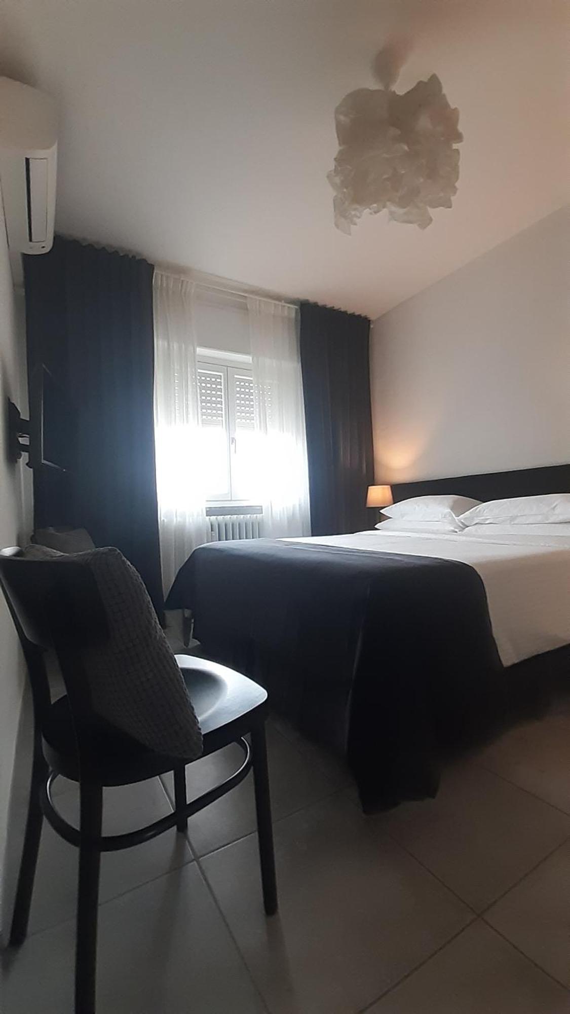 La Duchessa Hotel Alba  Eksteriør billede